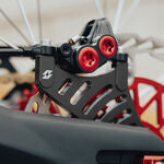 Talaria Full-E Charged Hintere Bremssattelhalterung für Talaria / Light Bee / Pro SS – 250 mm Oversize-Bremsscheibe