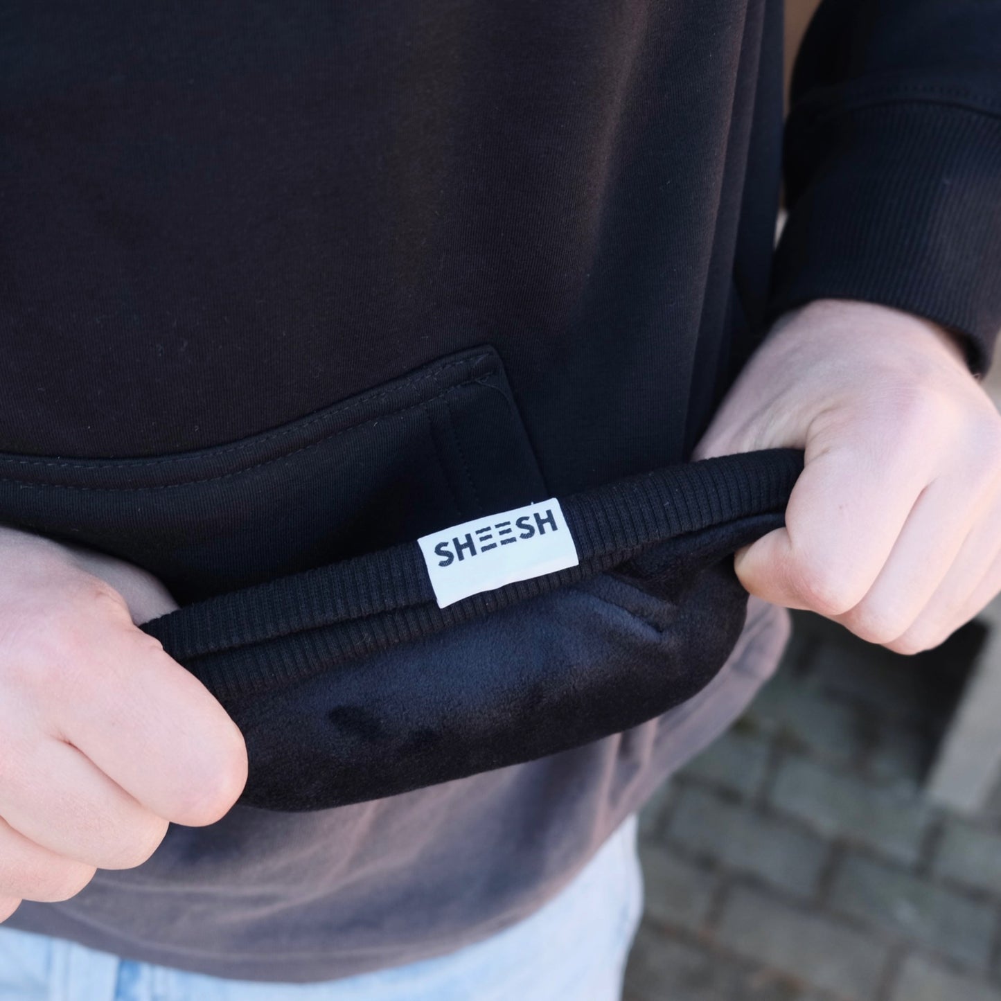 SHEESH Hoodie Blackbeauty